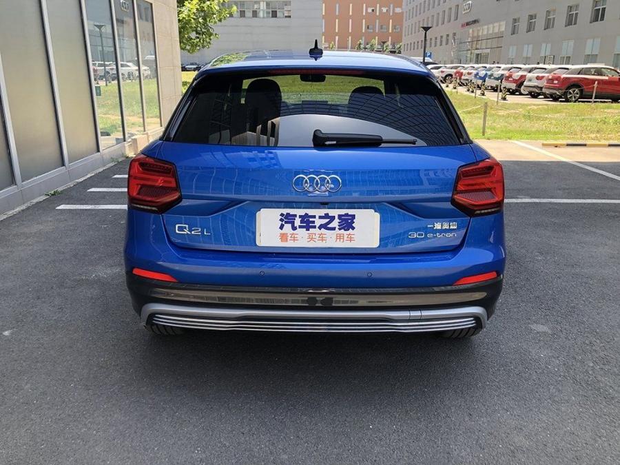  Audi Q2 L 30 e-tron 2019 года  (CN) (фото 6 из 35)